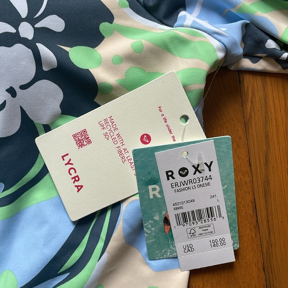 Roxy one piece bathing suit size large NWT - Picture 2 of 5